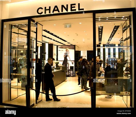 chanel store finder - what department store sells chanel.